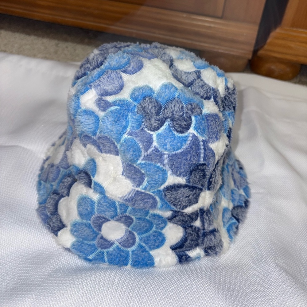 Floral Blue and White Women's Bucket Hat